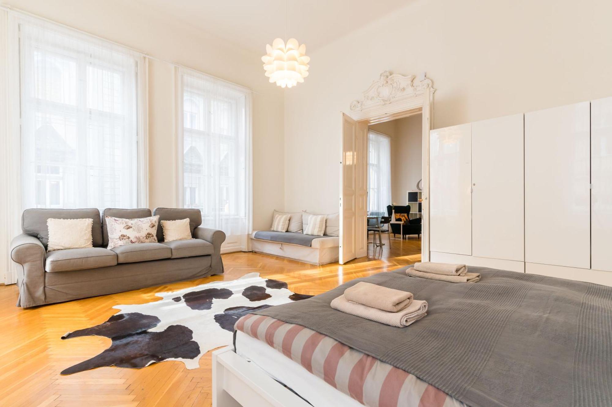 Apartment Broadway Downtown At The Opera Budapest
