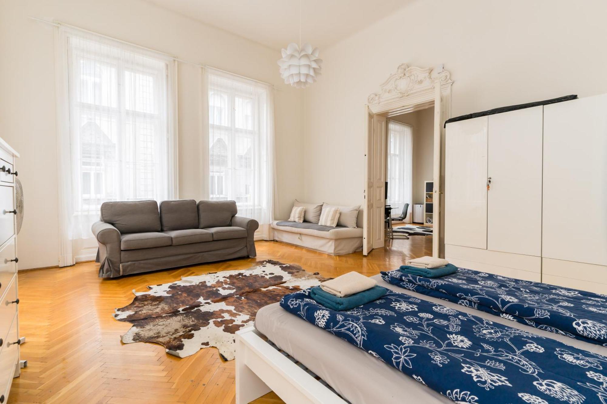 Apartment Broadway Downtown At The Opera Budapest